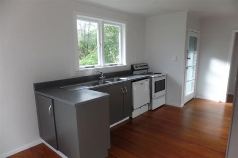 Photo of property in 16 Trojan Crescent, New Lynn, Auckland, 0600