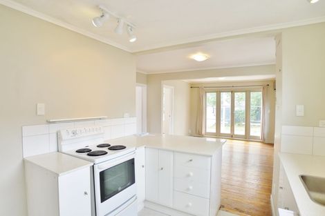 Photo of property in 127 View Road, Sunnyvale, Auckland, 0612