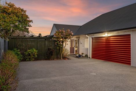 Photo of property in 1/102 Apsley Drive, Avonhead, Christchurch, 8042