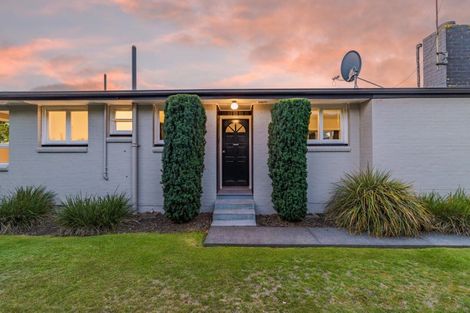 Photo of property in 73 Dunedin Street, Redwood, Christchurch, 8051