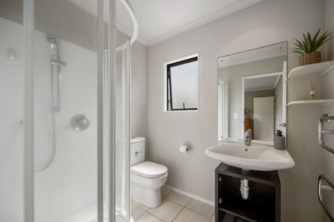 Photo of property in 3 Ambassador Glade, Orewa, 0931