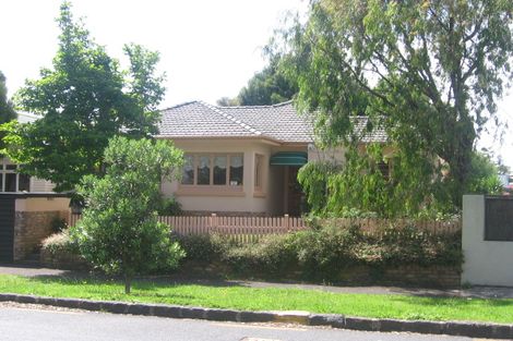 Photo of property in 14 Atarangi Road, Greenlane, Auckland, 1051