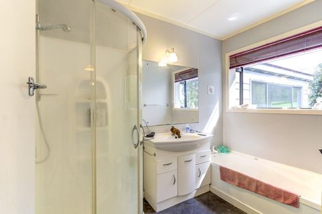 Photo of property in 294 Tuhikaramea Road, Temple View, Hamilton, 3290