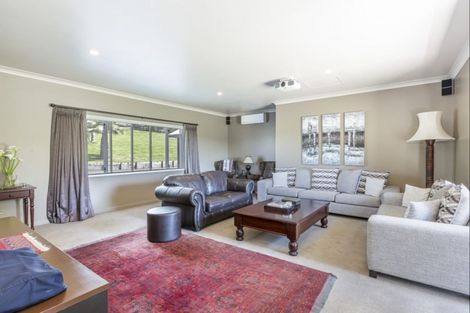 Photo of property in 87 Whangaparaoa Road, Red Beach, 0932