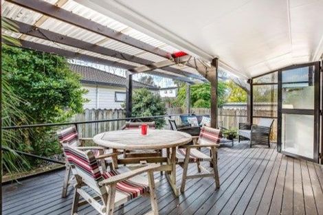 Photo of property in 2/44 Darren Crescent, Half Moon Bay, Auckland, 2012