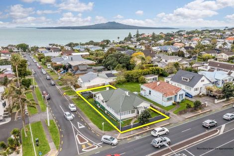Photo of property in 374 Lake Road, Takapuna, Auckland, 0622