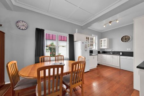 Photo of property in 17 Galt Street, Hawera, 4610