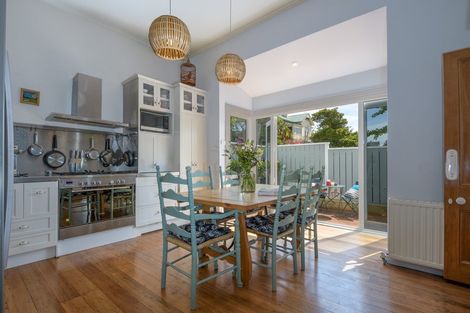 Photo of property in 209 Collingwood Street, Nelson South, Nelson, 7010