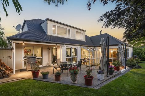 Photo of property in 33 Glenburn Place, Avonhead, Christchurch, 8042