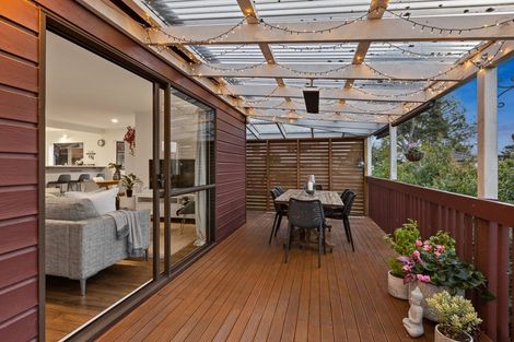 Photo of property in 22 Redfern Lane, Glenfield, Auckland, 0629