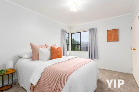 Photo of property in 10 Longmont Terrace, Churton Park, Wellington, 6037