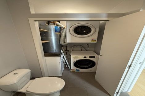 Photo of property in 3/464 Adelaide Road, Berhampore, Wellington, 6023