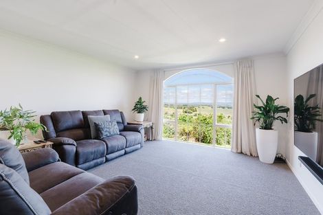 Photo of property in 18 Tironui Terrace, Western Heights, Hamilton, 3200