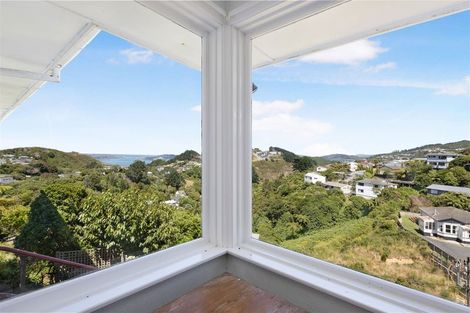 Photo of property in 77 Salford Street, Newlands, Wellington, 6037