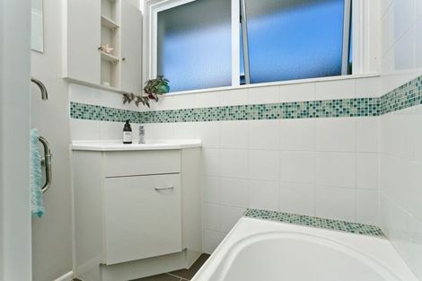 Photo of property in 1/40 Hart Road, Hauraki, Auckland, 0622