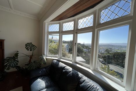 Photo of property in 94 Sutherland Road, Melrose, Wellington, 6023