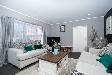 Photo of property in 2/131 Titirangi Road, New Lynn, Auckland, 0600