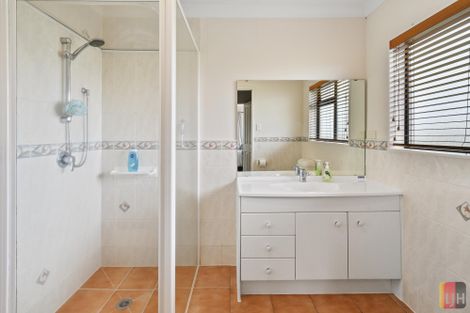 Photo of property in 17 Castlehill Court, Wattle Downs, Auckland, 2103
