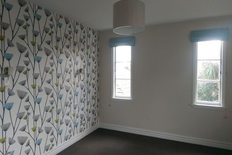 Photo of property in 35 Garreg Road, Fendalton, Christchurch, 8052