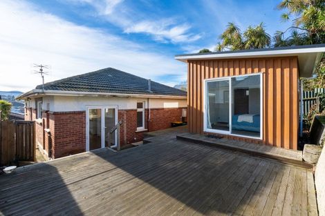 Photo of property in 84 Hazelhurst Pass, Caversham, Dunedin, 9012