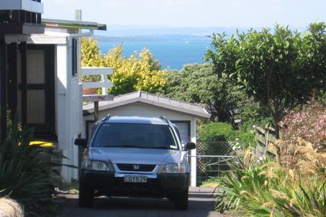Photo of property in 9 Vaughan Crescent, Murrays Bay, Auckland, 0630