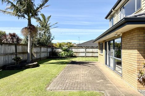 Photo of property in 6 Bellshill Close, Wattle Downs, Auckland, 2103