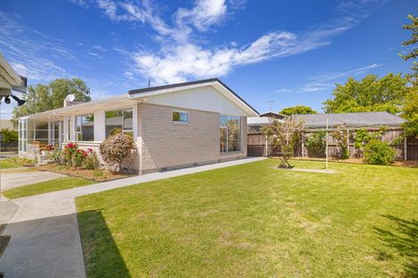 Photo of property in 62 Greendale Avenue, Avonhead, Christchurch, 8042