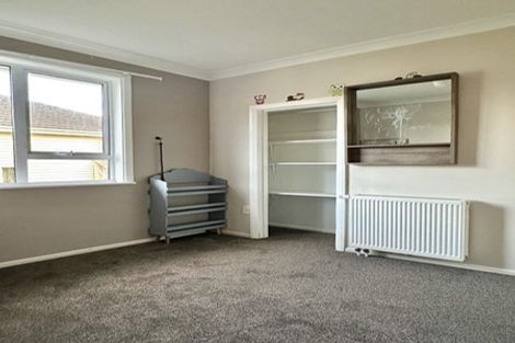 Photo of property in 64 Wellington Road, Wainuiomata, Lower Hutt, 5014