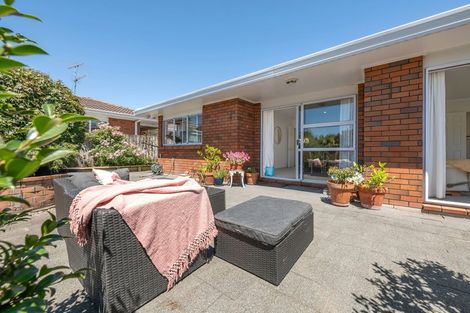 Photo of property in 1/5 Solana Court, Botany Downs, Auckland, 2010
