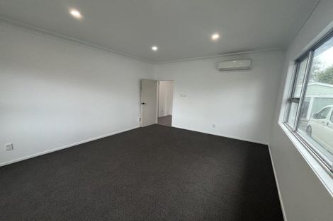 Photo of property in 8 Wallath Road, Westown, New Plymouth, 4310