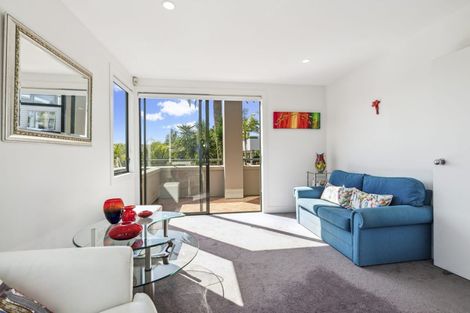 Photo of property in 2/2 The Esplanade, Campbells Bay, Auckland, 0630