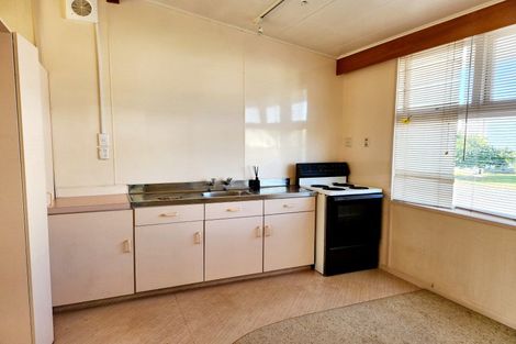 Photo of property in Orange Grove Flats, 11/549 Childers Road, Te Hapara, Gisborne, 4010