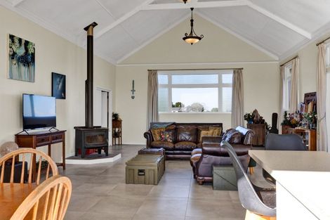 Photo of property in 14 Barclay Road, Okaiawa, Hawera, 4671