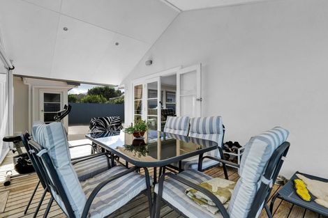 Photo of property in 19 George Street, Hawera, 4610