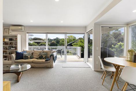 Photo of property in 2/16 Castleton Drive, Howick, Auckland, 2014