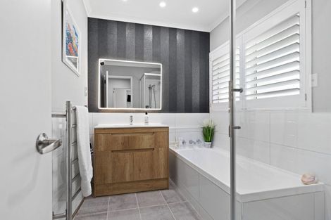 Photo of property in 4 Palm Court, Mount Maunganui, 3116