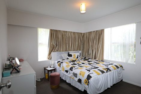Photo of property in 98 Glenmore Road, Sunnyhills, Auckland, 2010