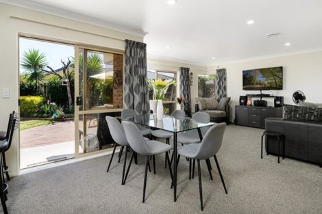 Photo of property in 5 Checketts Place, Papamoa Beach, Papamoa, 3118