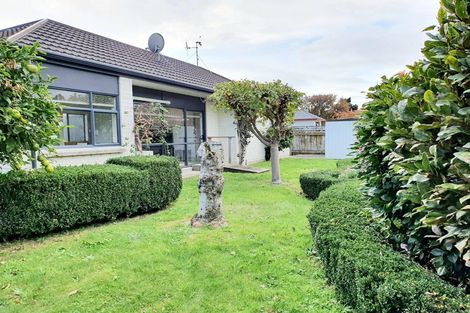 Photo of property in 60b Arawhata Road, Paraparaumu, 5032