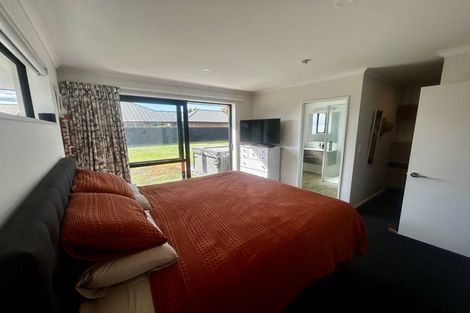 Photo of property in 1 Waireka Street, Pegasus, 7612