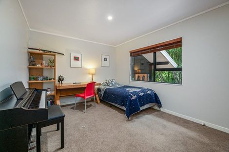 Photo of property in 22 Waima Crescent, Titirangi, Auckland, 0604