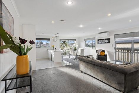 Photo of property in 2f Wood Street, Papakura, 2110