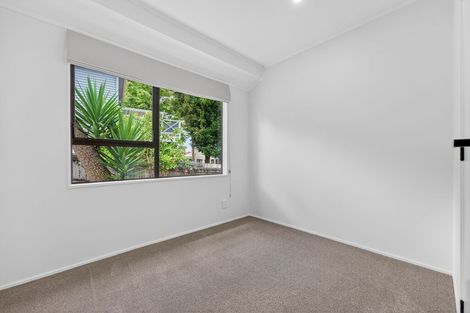 Photo of property in 2/31 Verran Road, Birkenhead, Auckland, 0626