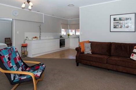 Photo of property in 42a The Esplanade, Eastern Beach, Auckland, 2012