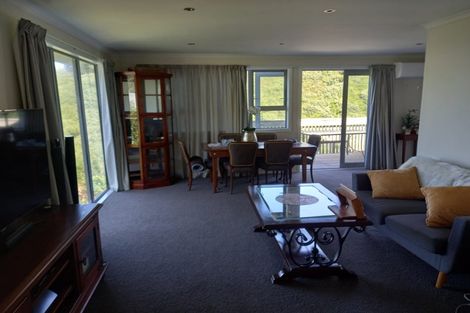 Photo of property in 54d Hungerford Road, Houghton Bay, Wellington, 6023