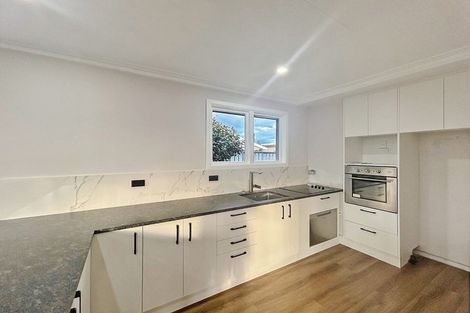 Photo of property in 122 Park Street, Winton, 9720