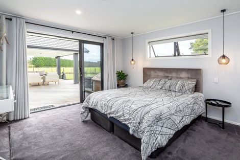 Photo of property in 8 Takahe Drive, Carterton, 5713