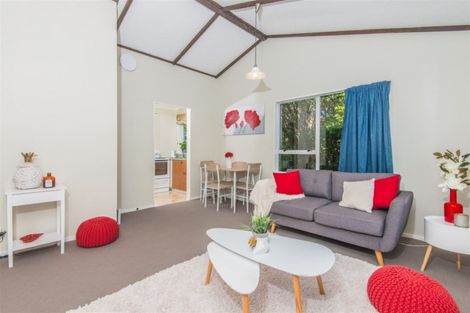 Photo of property in 19b Colchester Crescent, Newlands, Wellington, 6037