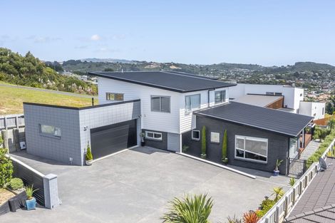 Photo of property in 127 Endeavour Drive, Whitby, Porirua, 5024