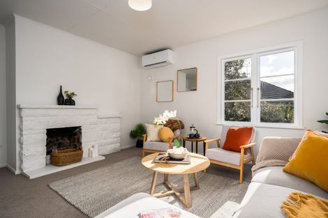 Photo of property in 10 Berkshire Grove, Cannons Creek, Porirua, 5024